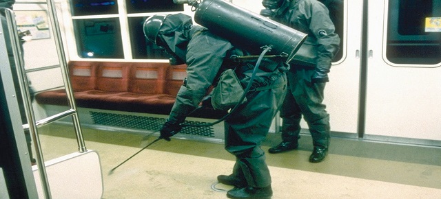 20 Mar 1995 --- SARIN GAS ATTACK IN TOKYO METRO --- Image by © CORBIS SYGMA